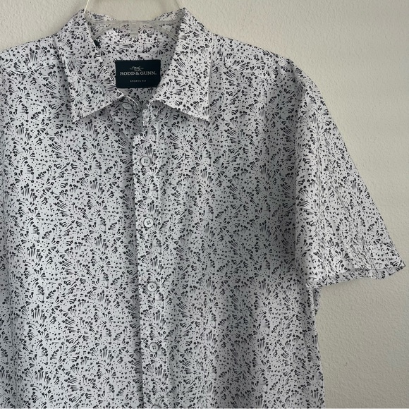 Rodd & Gunn Short Sleeve Button Down Floral Shirt - Picture 1 of 5